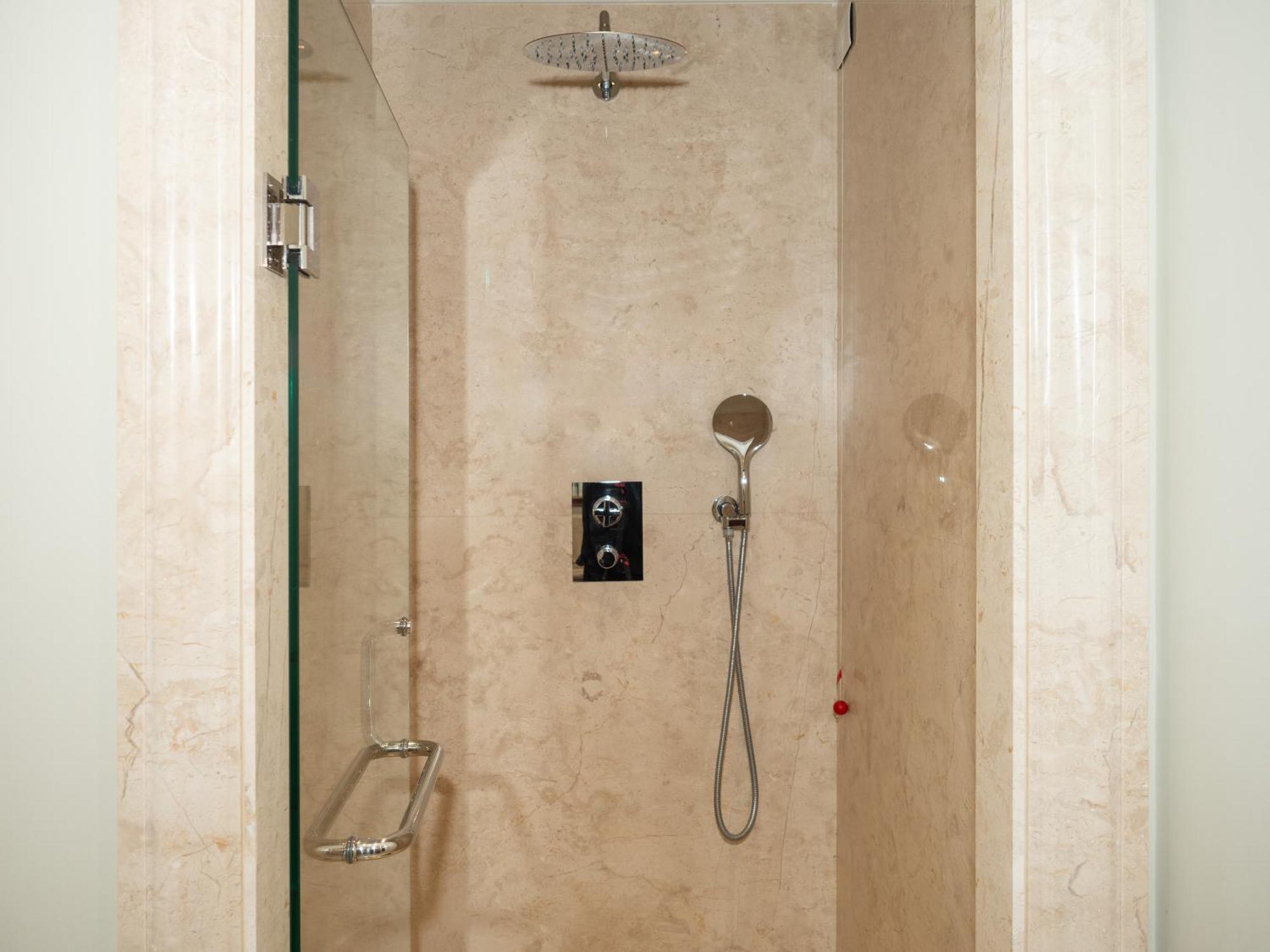 טיראנה Ebel Boutique Hotel מראה חיצוני תמונה