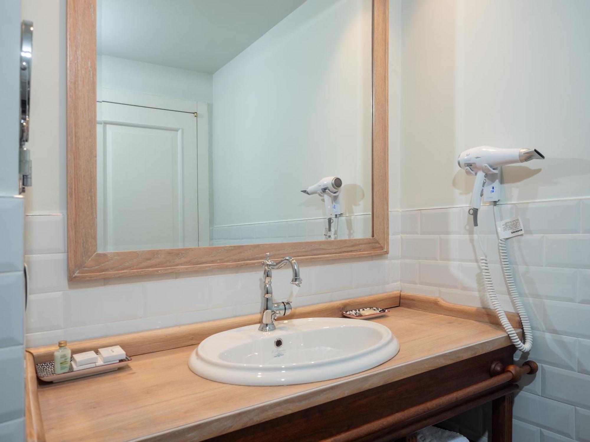 טיראנה Ebel Boutique Hotel מראה חיצוני תמונה