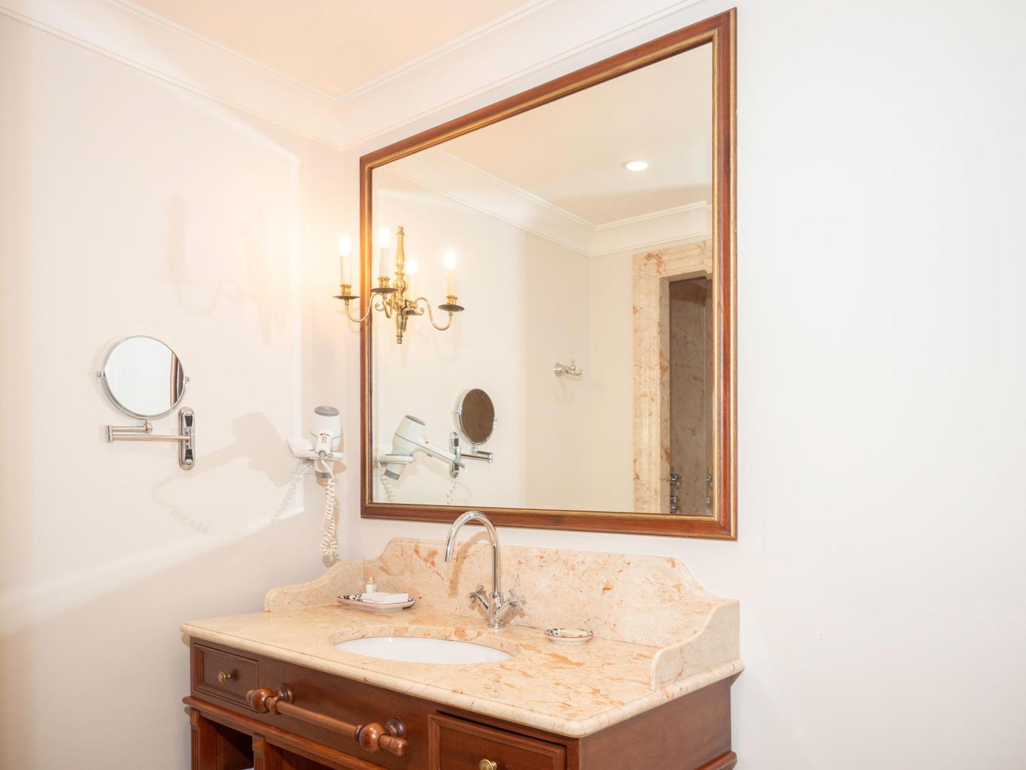 טיראנה Ebel Boutique Hotel מראה חיצוני תמונה