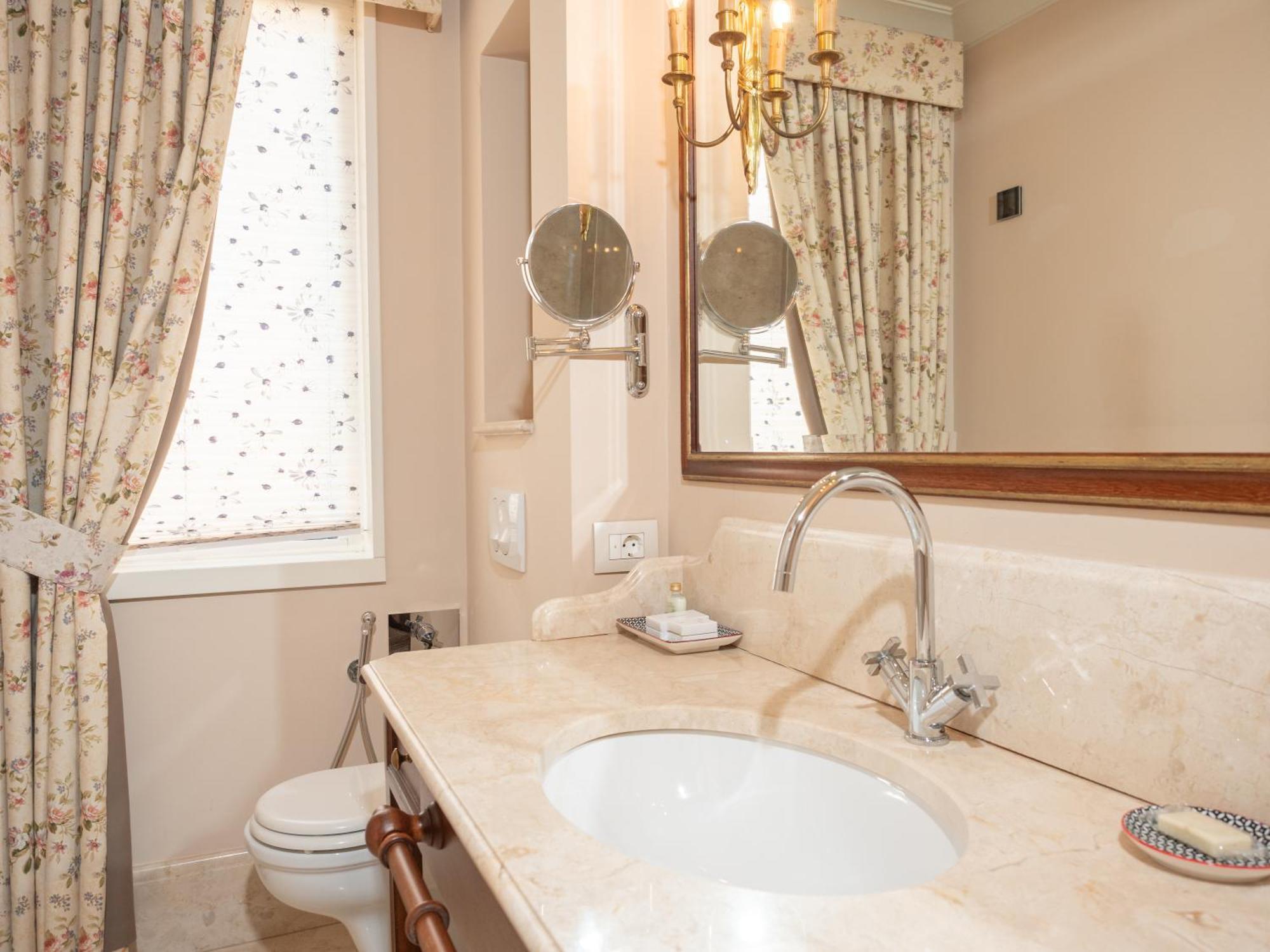 טיראנה Ebel Boutique Hotel מראה חיצוני תמונה